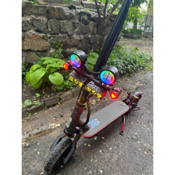 Повнопривідний кастомний Xiaomi Electric Scooter Pro